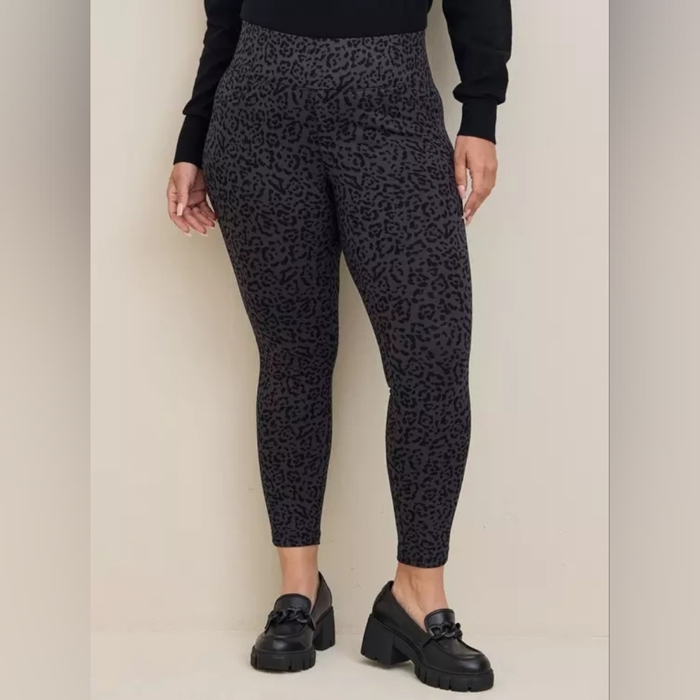 Torrid Pocket Pixie Skinny Studio Luxe Ponte High-Rise Pant